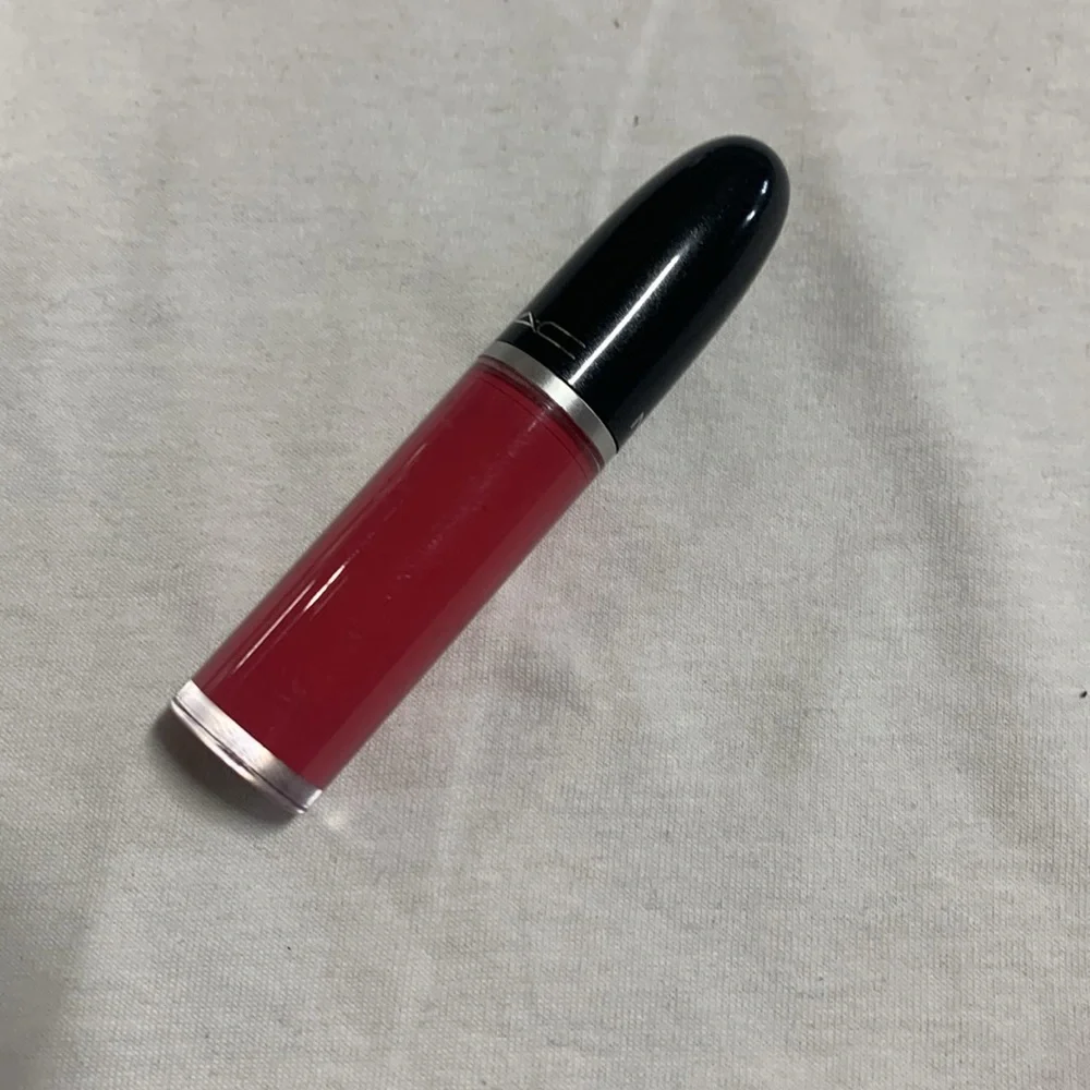 NO‎ BOX- MAC Cosmetics To Matte With It Lip Gloss M-18